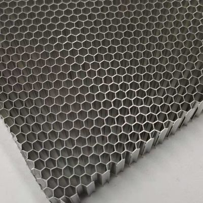 Hafif Al5052 Yüksek Güçlü Alüminyum Bal Çubuğu Demiryolu Geçiş Zemini İçin