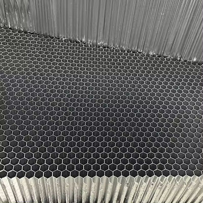 Standart Boyut 1220 * 2440mm Alüminyum Bal Arısı Çekirdekleri İnşaat Sanayi için