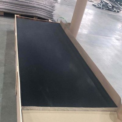 Çok büyük 2500mm Uzunluk Alüminyum Bal Arısı Çekirdek Kimyasal Fiber Makine Düzeltme Paneli için