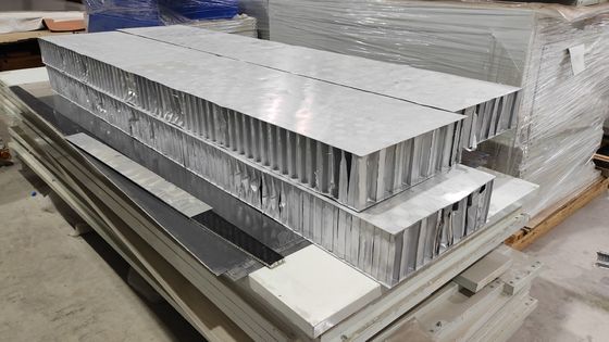 Kaynaklı Alüminyum Petek Panel İç Yüzer Tavanlarda Kullanılır