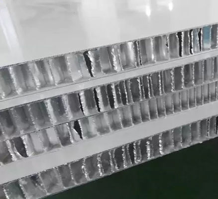 1000x2000mm FRP Bal çekirdeği panelleri Yeni Enerji Kamyonu gövdesi için