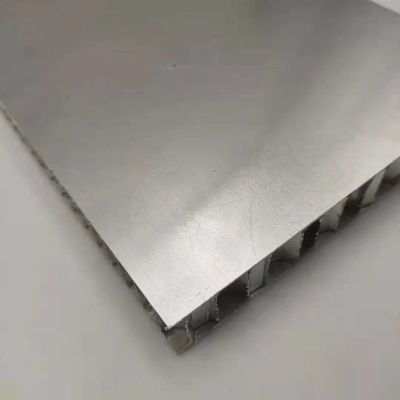 1300x2500mm Uçak Bal çekirdeği zemin panelleri Yüzeyi Kaşıntıya dayanıklı kaplanmış