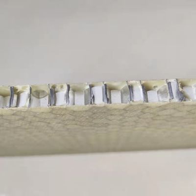 Kolay Temizlenen Karbon Fiber Bal Arısı Yaprakları 32mm Trailerler ve Van Panelleri İçin